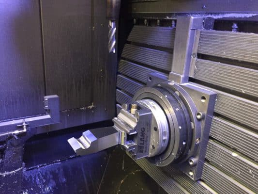 Potence Sangrios DolceVita dans la fraiseuse DMG - DMU 70 evo 5 axes